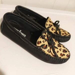 Minnetonka Leopard print Moccasins